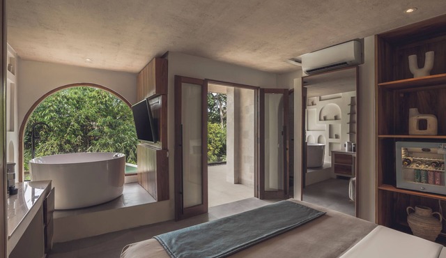 Jungle View 1BR Cottage with Romantic Bathtub in Ubud