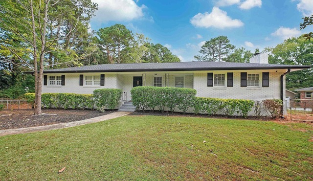 Kennesaw Komfort, Home for 8 in Kennesaw