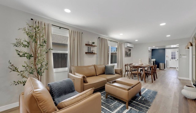 La Esperanza Unit A Central San Diego Getaway with AC in National City