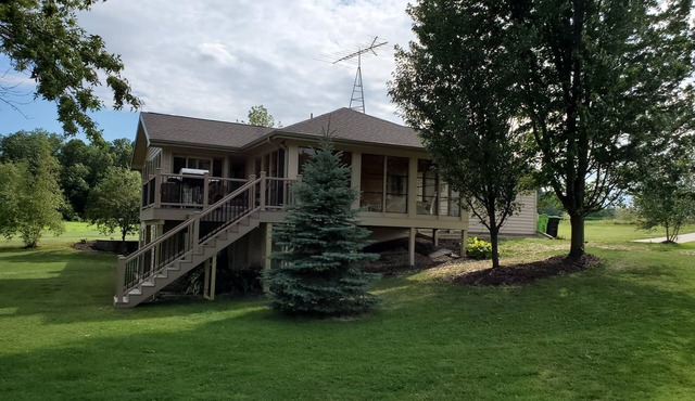 Large, cozy lake home near Round Lake Farm, Nordic Center, Road America, Lambeau in Brillion