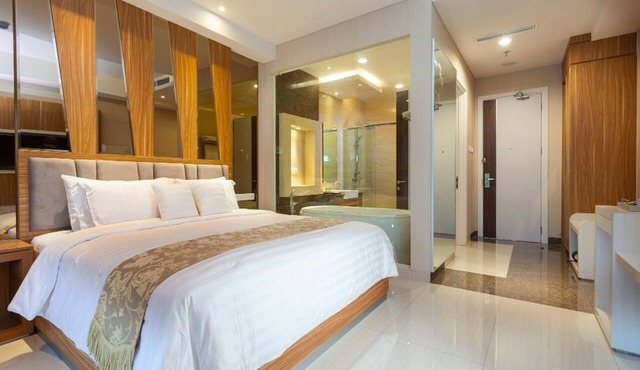 Le Eminence Hotel Convention & Resort Ciloto - Puncak in Cipanas