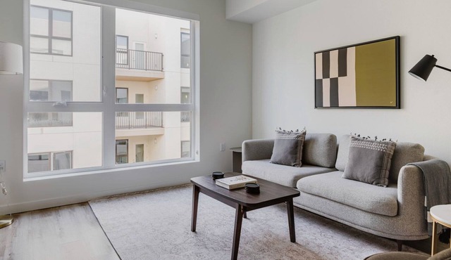 Lovely Hayward 1BR w/On-Site Retail & Restaurants, by Blueground in Hayward