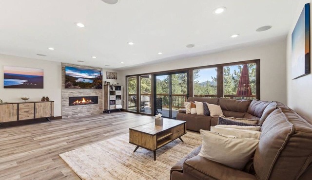 Luna’s Mountain Manor | Chef Kitchen & Game Room in Stateline