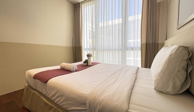 Luxe Elegant 2Br At Apartment The Rosebay in Surabaya