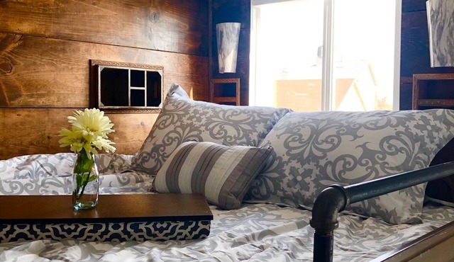 Luxurious Tiny House w/Hot Tub and Sauna. Pets OK! W/D in unit in Victorville