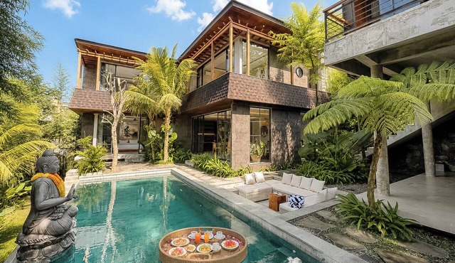 Luxury 4BR Villa - Walk to Ubud Center