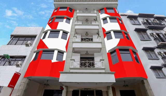 Luxury Deluxe DBL Retreat W/Free WiFi and Parking in Jakarta