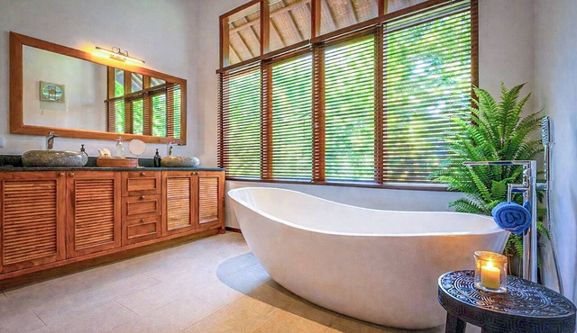 Luxury Honeymoon Suite with Ocean Views, Pool, and Breakfast at Diving Paradise in Pemuteran