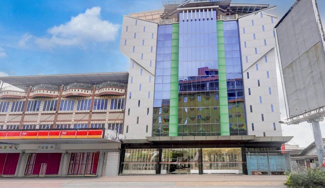 Luxury Twin Stay with Free WiFi and Parking