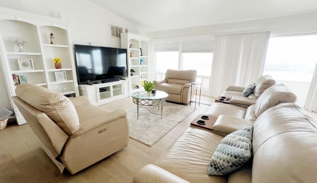 # Marbella Lane-Oceanfront Retreat - Stunning View in Pacifica