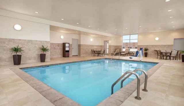 Modern Accommodations Close to Sports, Trails, and Local Hot Spots! in Brooklyn Park