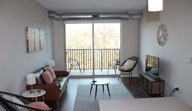 Modern Campustown Retreat Near ISU & Stadium in Ames