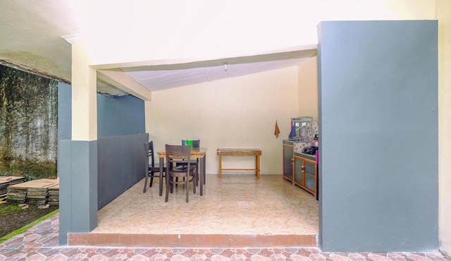Modern Look Studio At Graha Wishnu Guest House in Caringin
