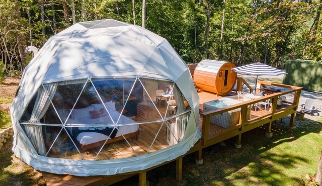 Monarch Dome with Sauna and Hot Tub Wellness Stay in Balsam Grove