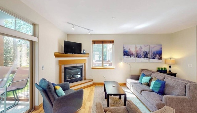 Mountain Condo by the River & Town w/Shared Hot Tub, Private Balcony, & WiFi in Silverthorne