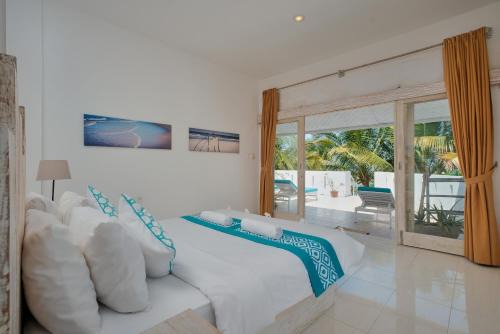 Myamo Beach Lodge in Jereweh