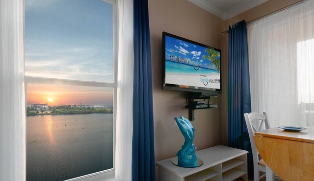 New Heated Pool & Hot Tub DolphinSmile in Galveston