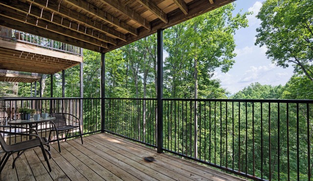 NEW LISTING! Affordable 3 bed/3 bath, close to Dollywood and many attractions! in Sevierville