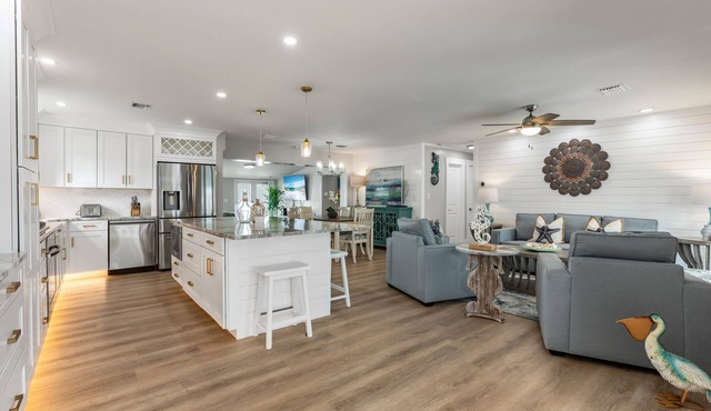 OASIS SOUTH~Stunning 5 BR/3 Ba w/Pool! in Key West