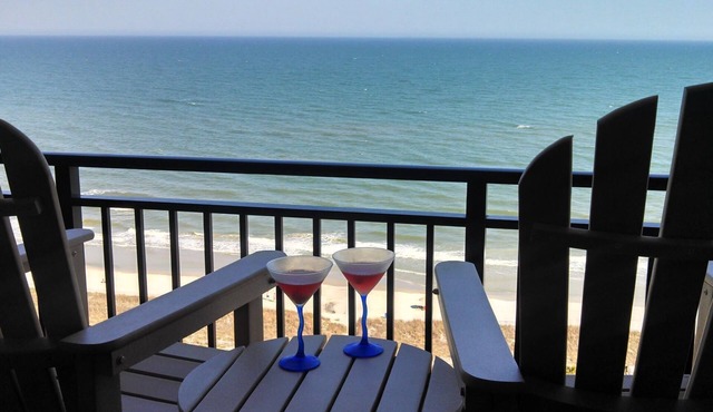 OCEAN FRONT SUNRISES. Fall escape for 2. King bed, spa shower, no resort fees in Myrtle Beach