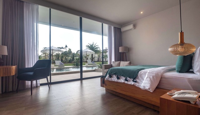 Octa Canggu Villa and Condotel