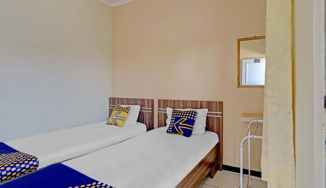 OYO 90622 Hotel Galaksi in Cekok