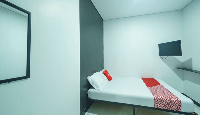 OYO 93133 Hotel Moraja Near Stikes Abdi Nusantara in Bekasi