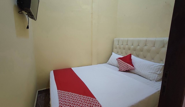 OYO 93591 Penginapan Dvn & Tmy Pangkalan Balai in Palembang