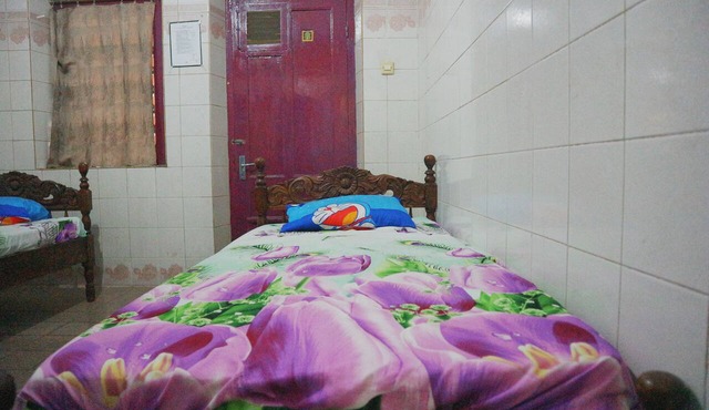 OYO Life 1972 Aman Family Inn Syariah in Ponorogo