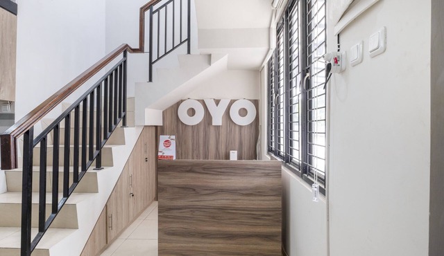 OYO Life 3248 Vision Residence Karawang