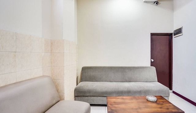 OYO Life 91511 Ampel Residence Syariah in Surabaya