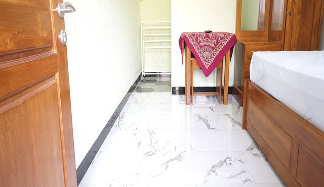 OYO Life 93382 Gajayana Kost Female Only Syariah in Malang