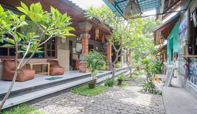 Padi-Padi Hostel & Bar