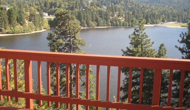 Panoramic Lake View-Steps Away from the Water! in Crestline
