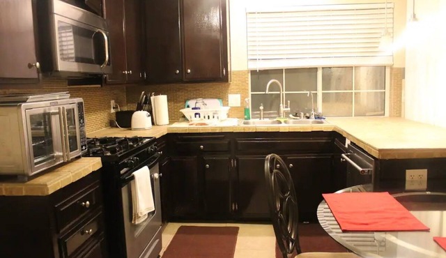 Paraiso 5 has a beautiful mountain view. Clean, safe, quiet with parking spots. in Escondido