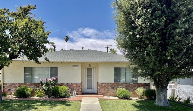 Peaceful 2 bedroom home in Loma Linda