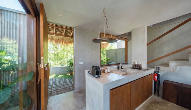 Peaceful one-bedroom villa with private pool, ocean view, and quiet surroundings. in Nusa Lembongan