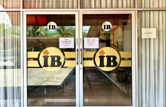 Penginapan Intan Bandara in Duku