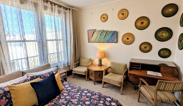 Perfect Location - 4BD,1BA - Restored Redwood Home of SF Artists in SF