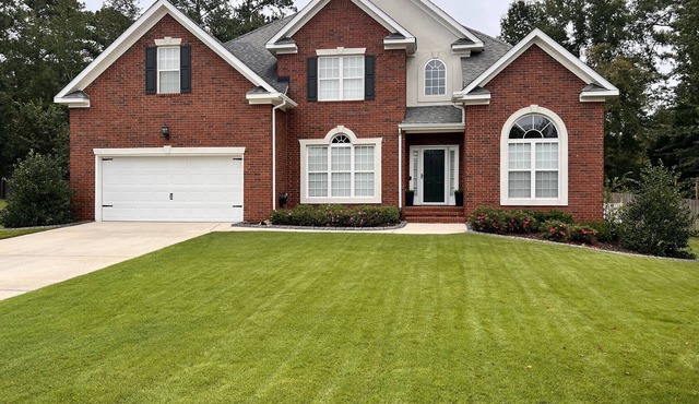 Perfect Masters Retreat. Cozy home featuring salt water pool on a secluded lot. in Evans