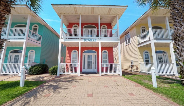 Pier Park only 50 Steps to the beach! Pet friendly. Ocean View. in Panama City Beach