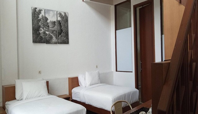 Pondokan Tjiburial Family Suite Villa