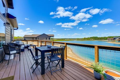 Private Beach & Game Room! Sunset Lake Group Hub in New Lisbon
