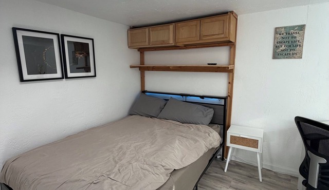 Private fenced guesthouse perfect for a couple, near Stanford, Google, Facebook in Palo Alto