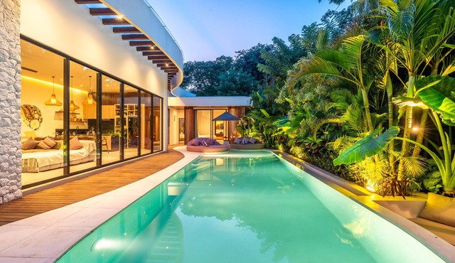 Private Pool Villa Three Bedrooms Near Beaches