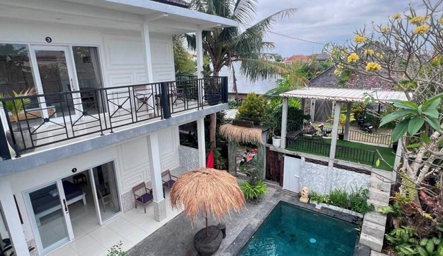 private room with bigger size room, near central canggu, 10minute to the beach in badung