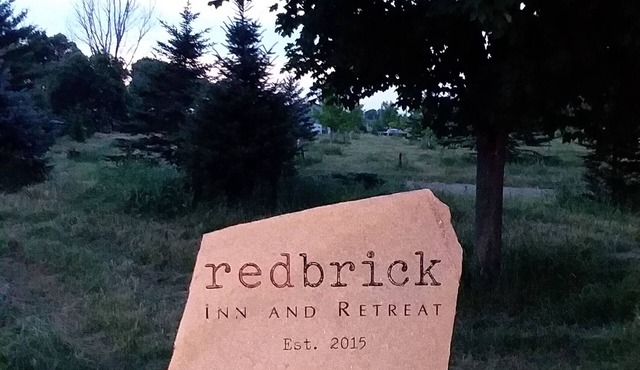 Redbrick Inn Hickory Suite in Oshkosh