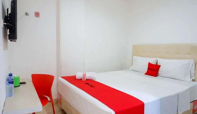 RedDoorz near Mall Ratu Indah 3