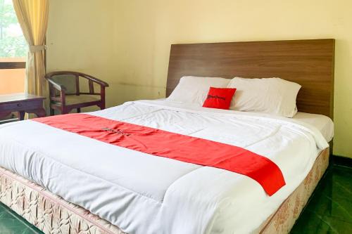RedDoorz near RSUD R Syamsudin Sukabumi in Wanasari