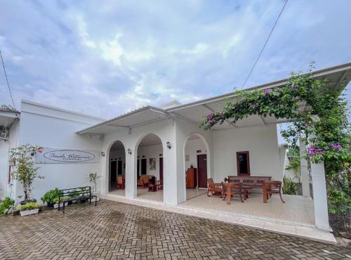 Reddoorz Syariah at Omahwatumas Near Amikom Purwokerto in Kedungbanteng